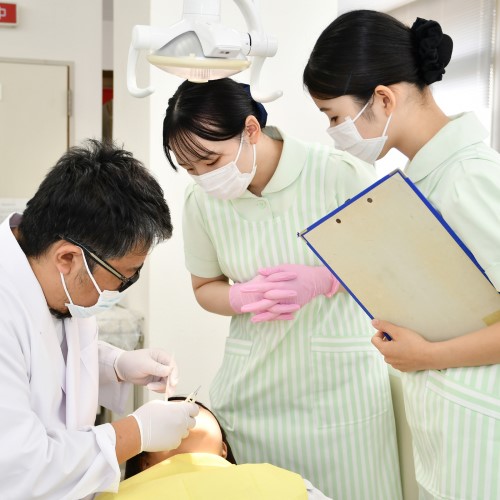 久留米歯科衛生専門学校1