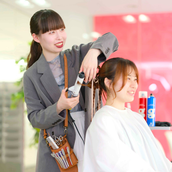 グラムール美容専門学校2