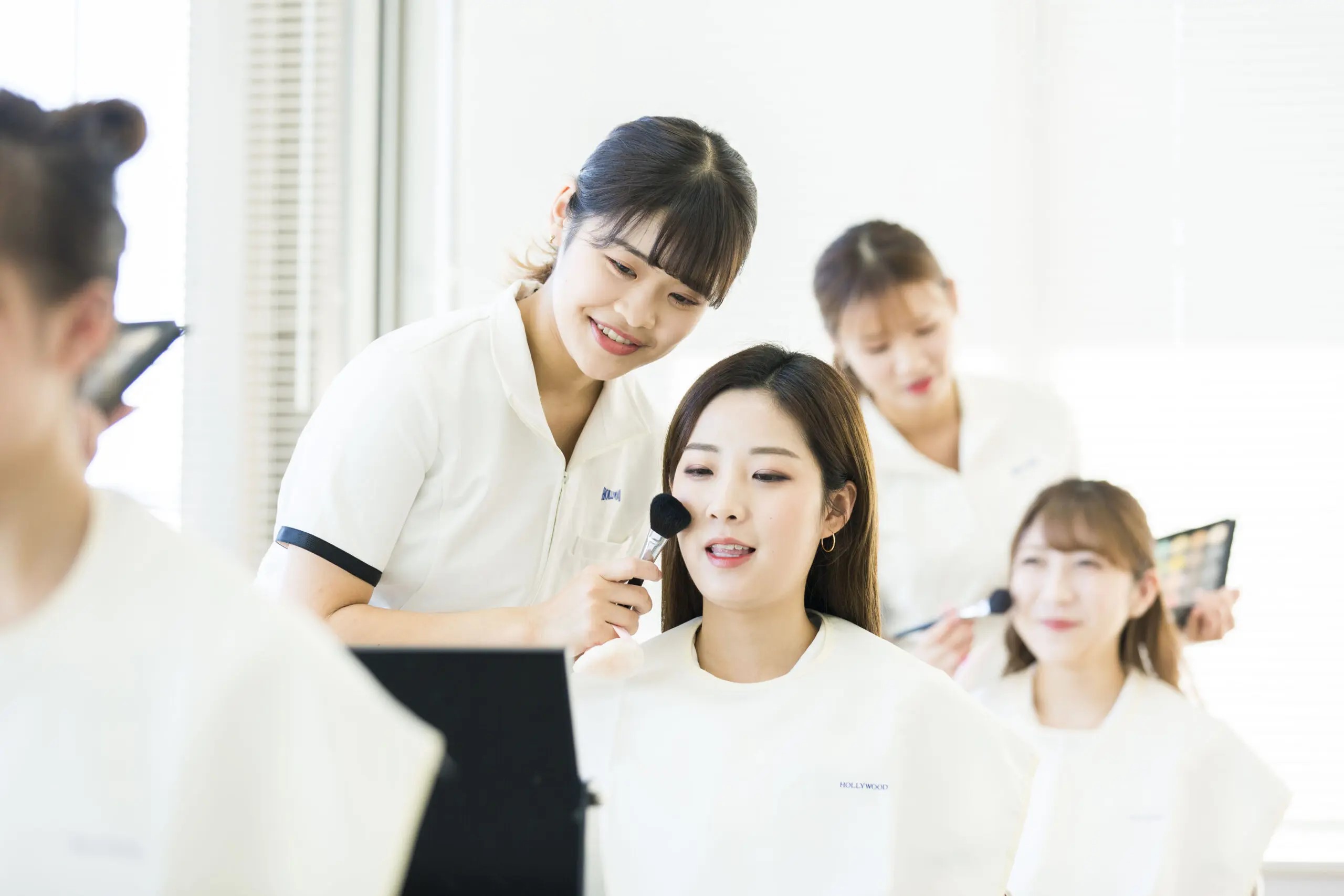 ハリウッド美容専門大学校