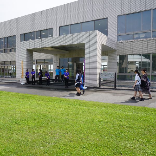 宇都宮共和大学