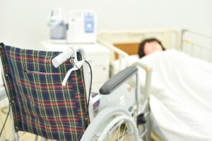 8/8・看護学科「車いす・ストレッチャーに乗り、患者さんの気持ちを知ろう。」／さくら看護専門学校