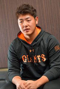 岡本 和真さん写真