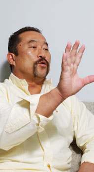 角田 信朗さん写真