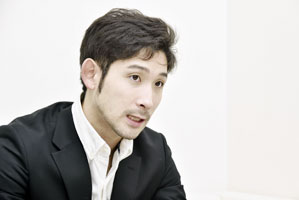 三宅 諒さん写真