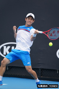 西岡 良仁選手写真