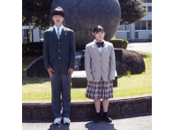 伊奈高等学校の制服