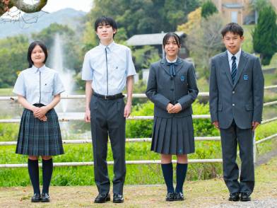 蒼開高等学校の制服