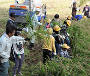 佐賀県 武雄市立山内東小学校 全児童のみなさん2