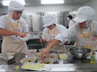 京都府 京都府立海洋高校 海洋資源科食品経済コースのみなさん3