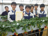 長野県 駒ヶ根工業高校 サイエンス同好会Wi-Fi農業ハウス班のみなさん1