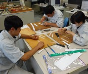 島根県 江津工業高校 建築・電気科電気コースの3人の3年生2