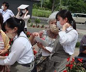 北海道 留辺蘂(るべしべ)高校 福祉ゼミ9人の3年生4