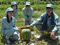 富山県 入善高校 農業科入善ジャンボ西瓜班のみなさん1