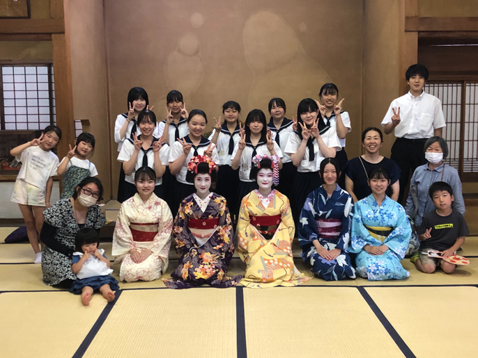 山形県 山形市立商業高校 産業調査部のみなさん1