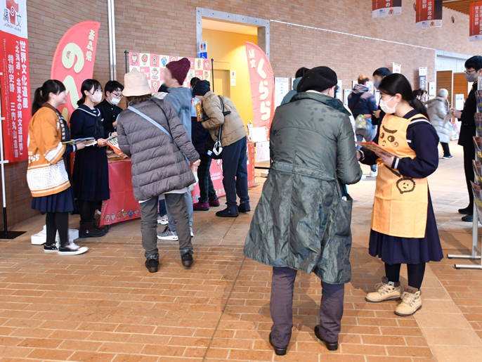 青森県　野辺地町立野辺地（のへじ）中学校　美術部のみなさん2