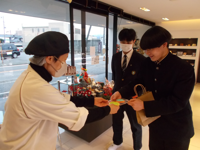 長野県　塩尻市辰野町中学校組合立両小野中学校　うとうくんクッキーチームのみなさん2
