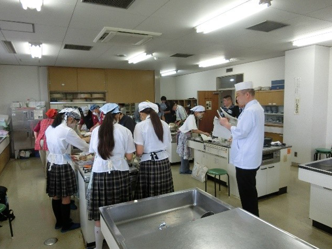 奈良県 葛城市立新庄中学校 ホームメイキング部のみなさん2