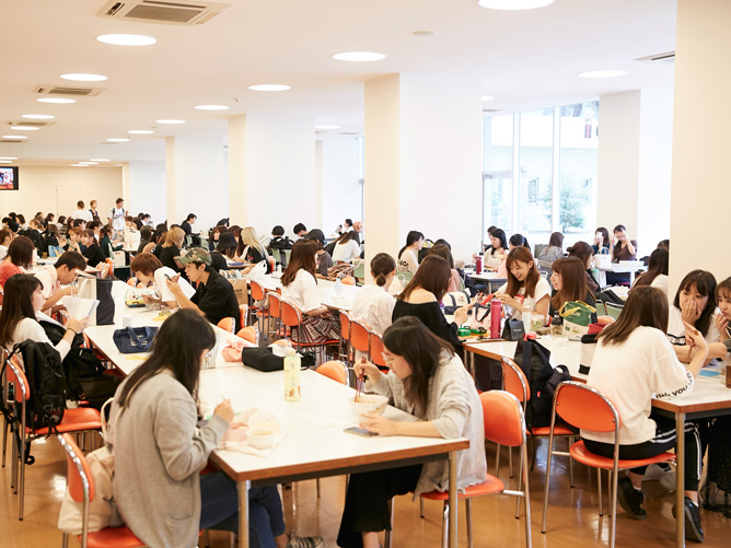 愛知学泉大学の学食