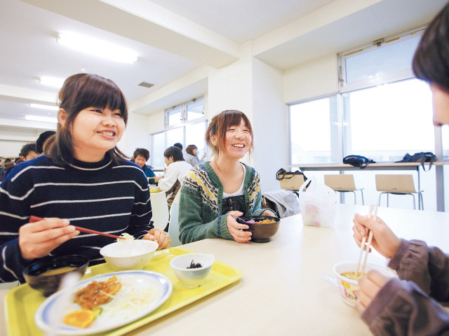 吉備国際大学の学食