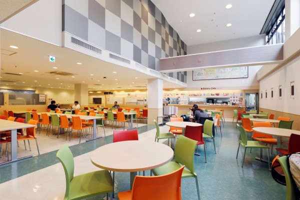 花園大学の学食
