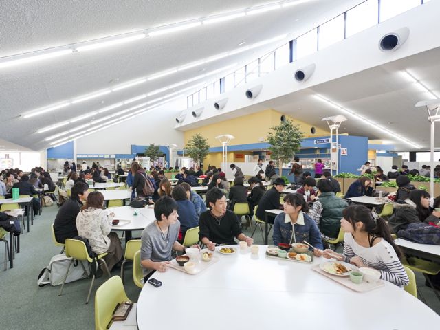 広島修道大学の学食