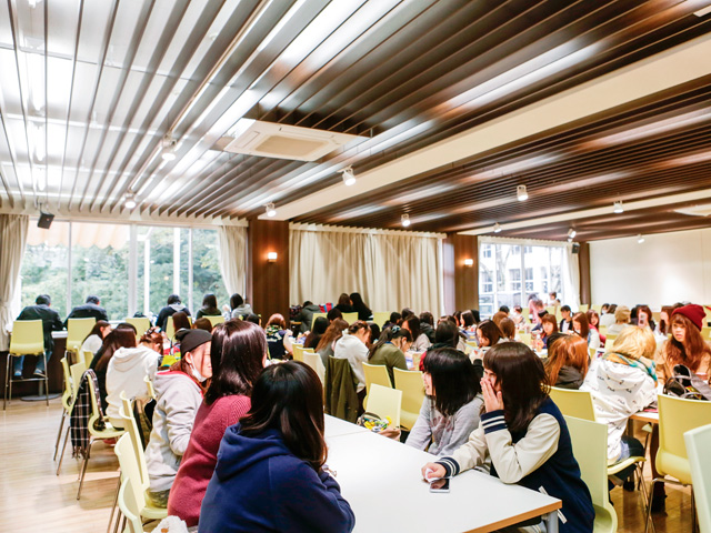 高田短期大学の学食