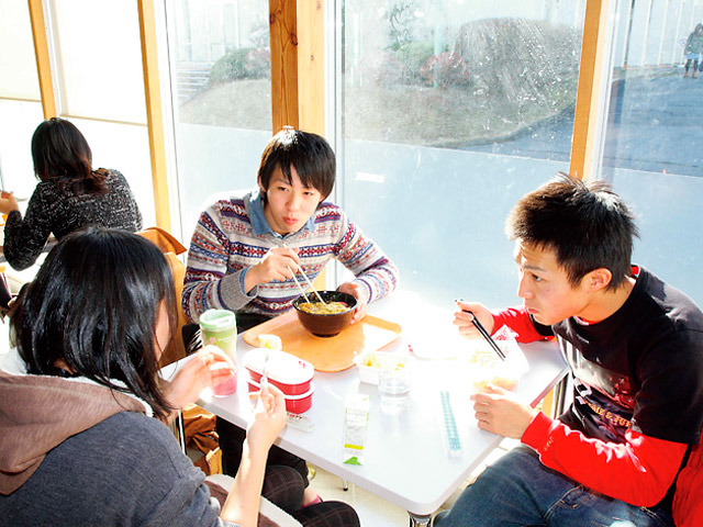 東北生活文化大学短期大学部の学食