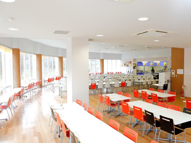 宝塚医療大学の学食