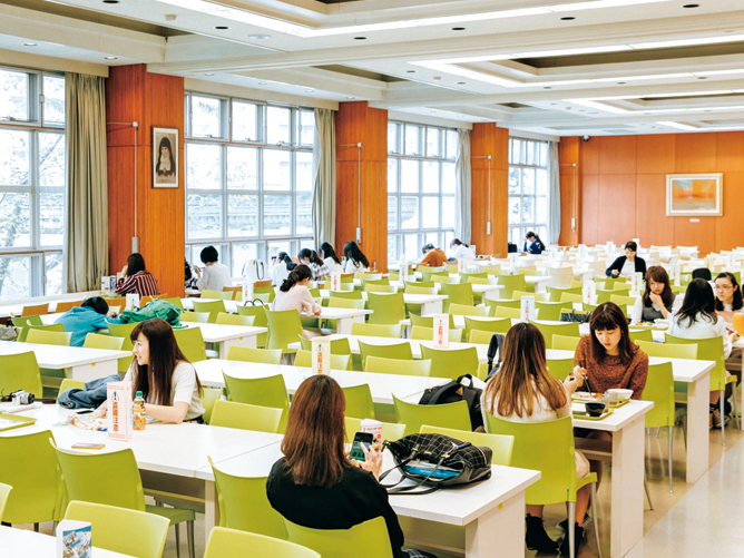 清泉女子大学の学食