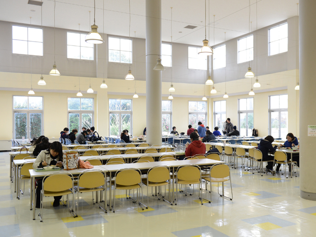 東京成徳大学の学食