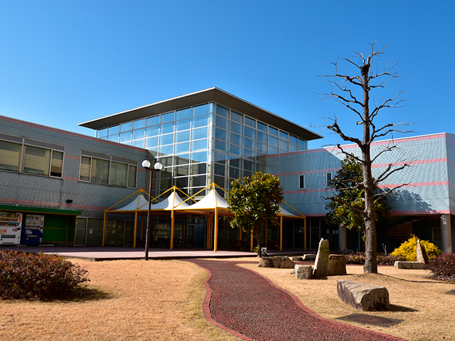 岐阜聖徳学園大学の学食