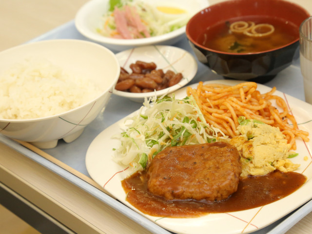 朝日大学の学食