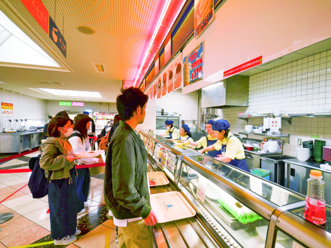 松山大学の学食