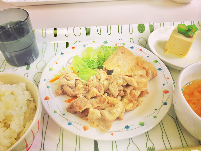 山村学園短期大学の学食