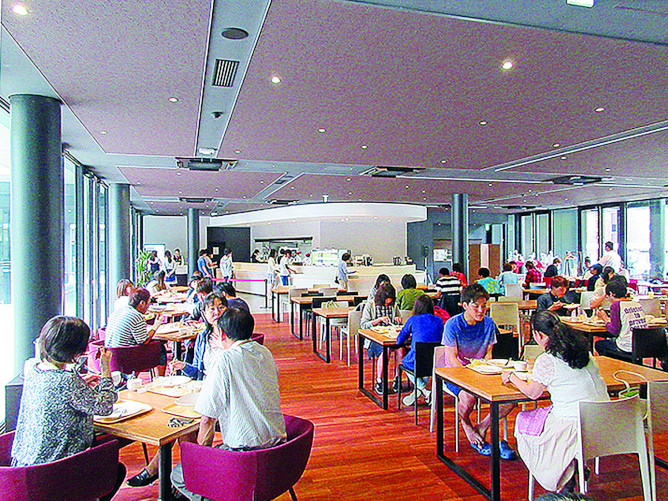 松山大学の学食