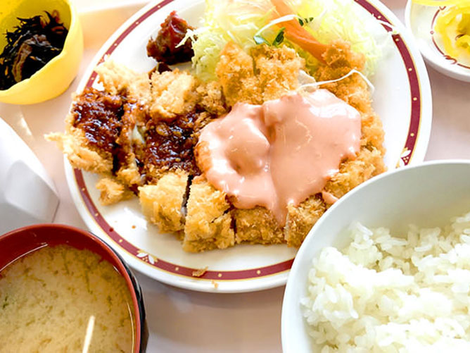 鈴鹿医療科学大学の学食