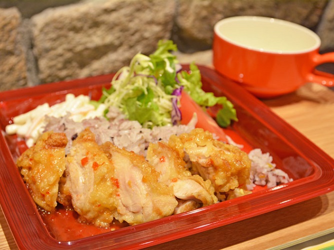 大妻女子大学の学食