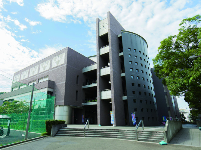 松山大学の学食