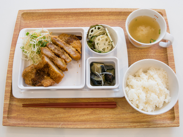 広島経済大学の学食