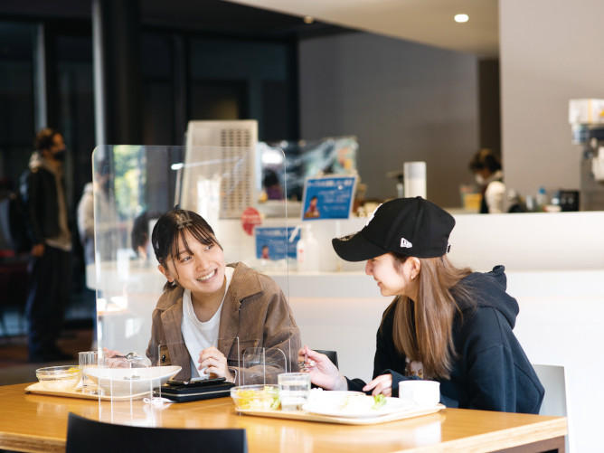 松山大学の学食