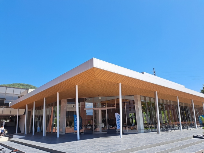 山梨学院大学の学食