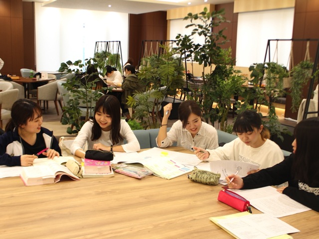 純真短期大学の学食