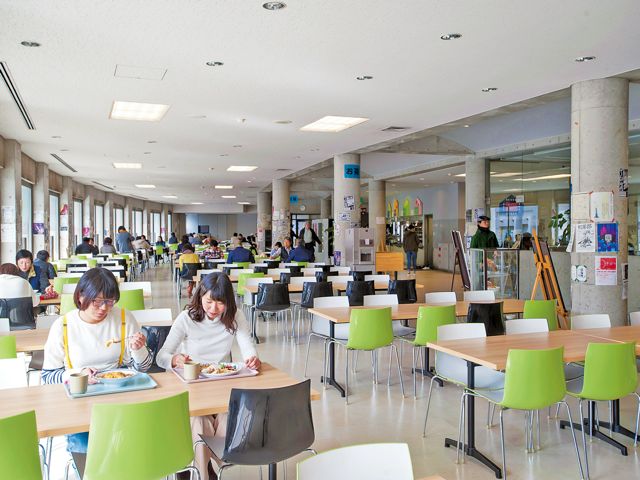 京都精華大学の学食