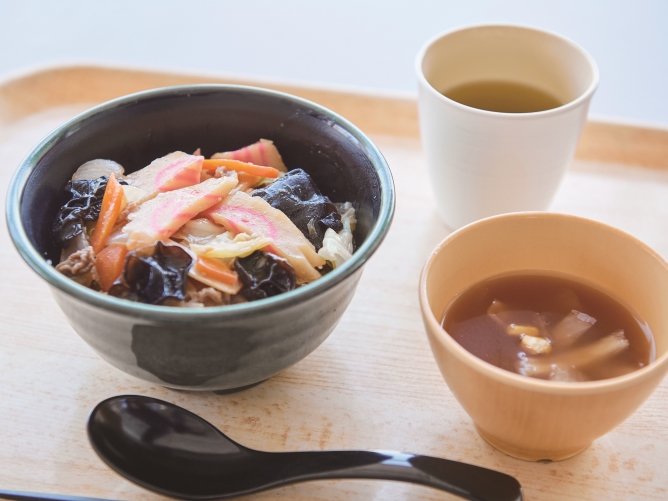 白鴎大学の学食