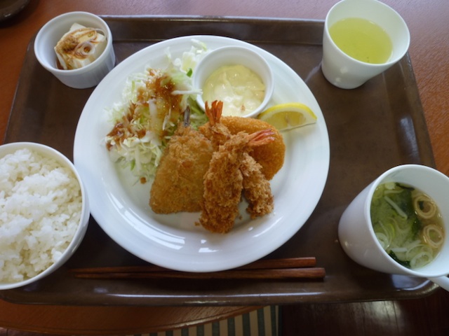 純真短期大学の学食