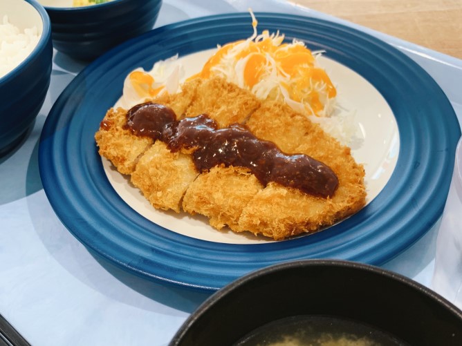 令和健康科学大学の学食