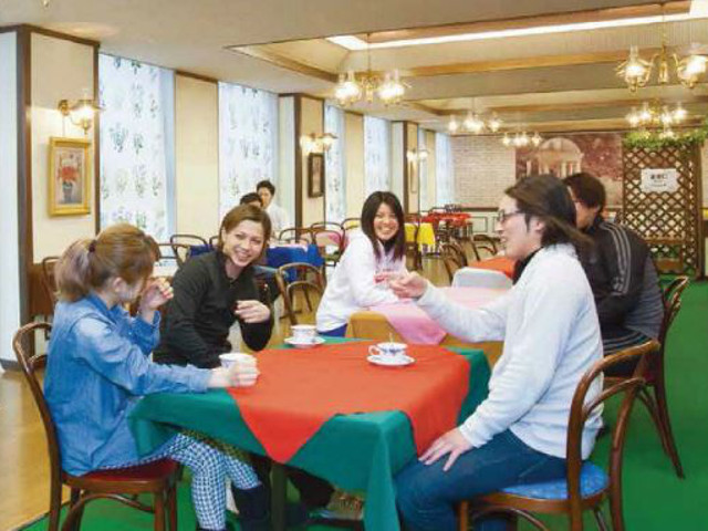 日本経済大学の学食