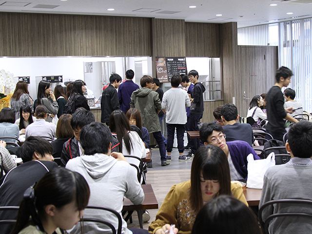 白鴎大学の学食