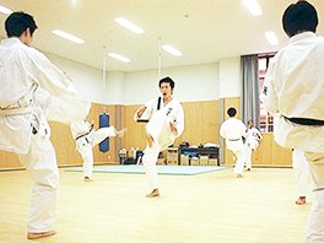 関西外国語大学短期大学部のクラブ活動