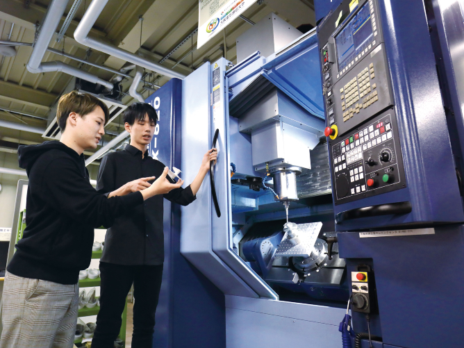大阪電気通信大学